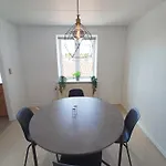 Semesterbostad Grand 4 Persons Family 3 With Free Parking
